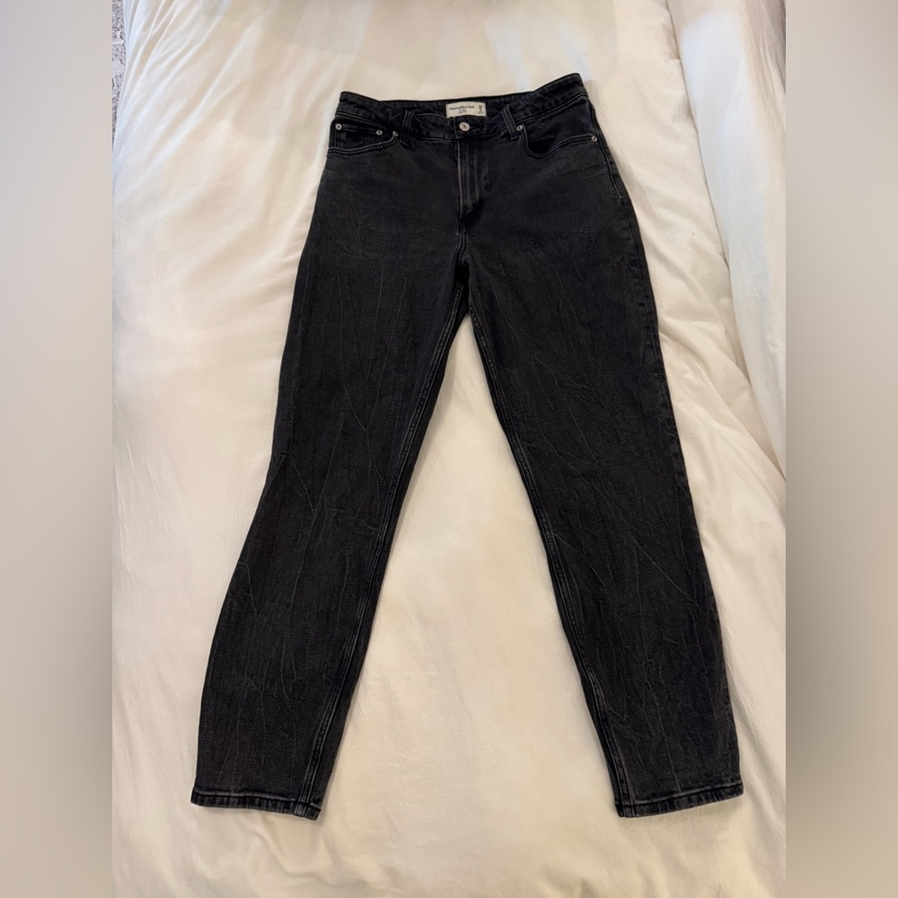 Abercrombie & Fitch The Mom High Rise Straight Leg Jeans